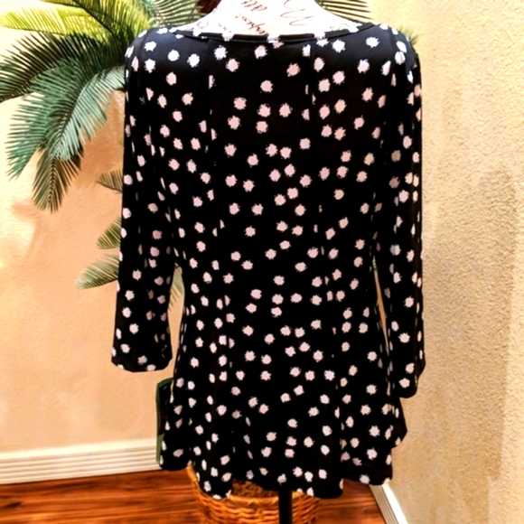 NWT LA Vanya Top Petite.            #56 - Picture 4 of 9